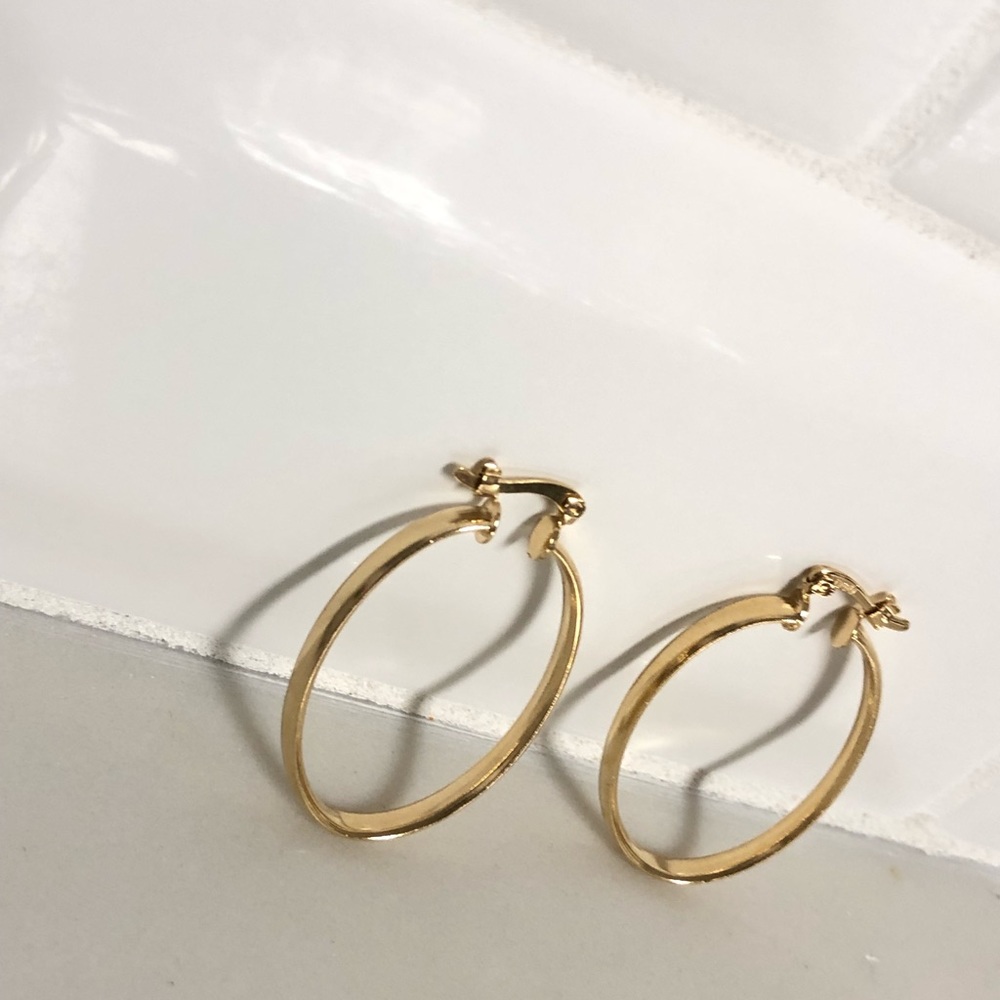 18k Gold Filled Oval Hoop Earrings - Picture 2 of 5